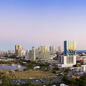 Sky Broadwater Aparthotel